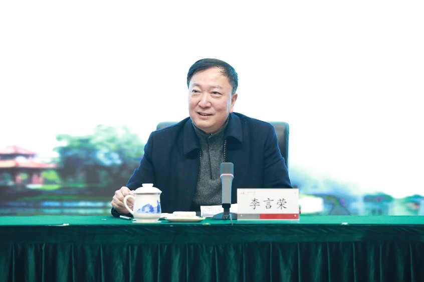 讲政治勇担当强本领善作为学校举行中层领导人员专题培训班暨新任中层领导人员培训班
